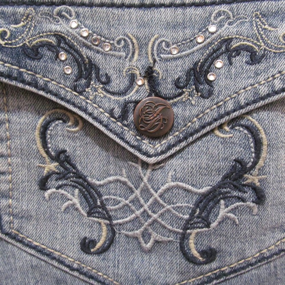Jane Doe Jeans Slightly Distressed Embroidered Flap Pockets